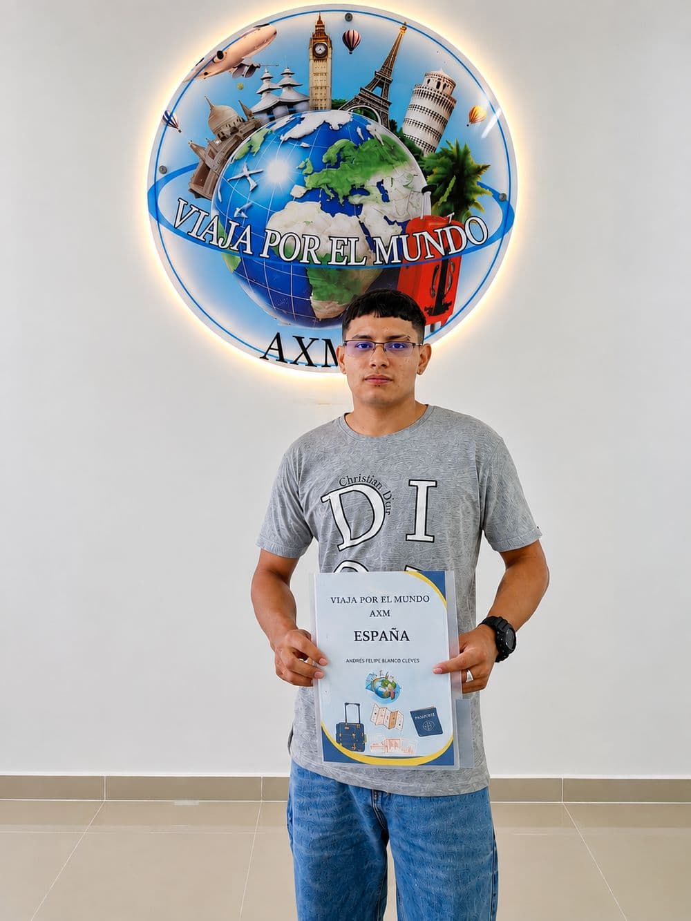 Cliente real de Viaja por el Mundo con su certificado de viaje a España