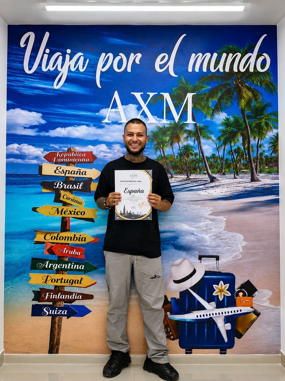 Cliente real de Viaja por el Mundo con su certificado de viaje a España